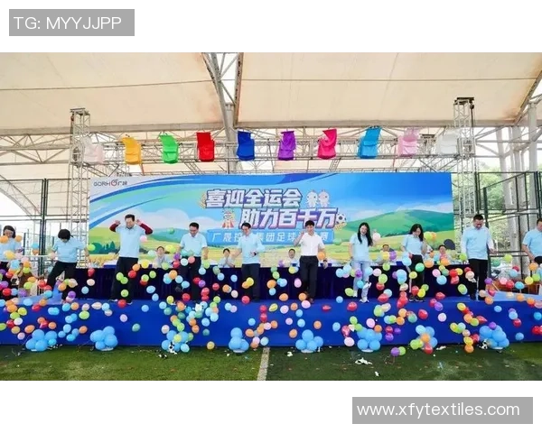 足球巨星齐送祝福携手迎新年共谱绿茵精彩时刻